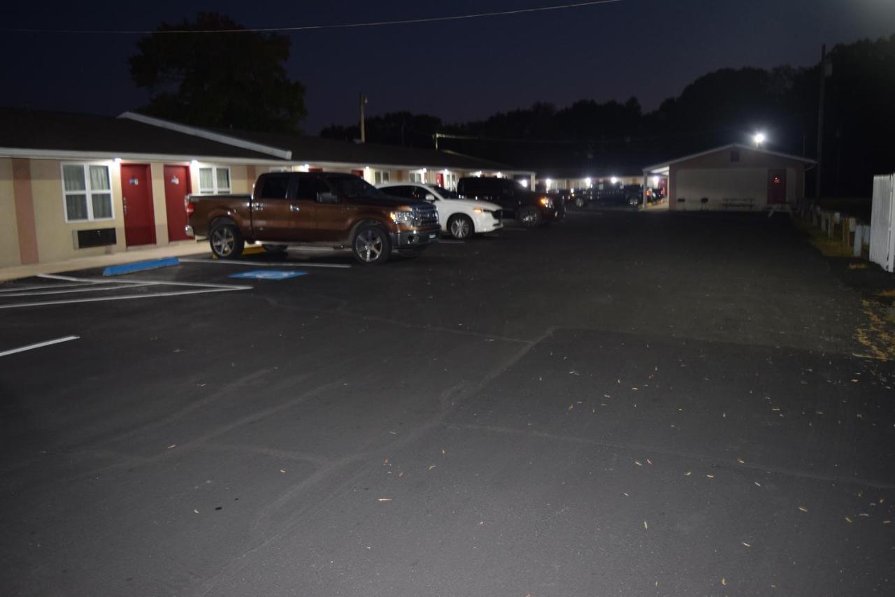 White Oaks Motel Pennsville/Carneys Point Exterior photo