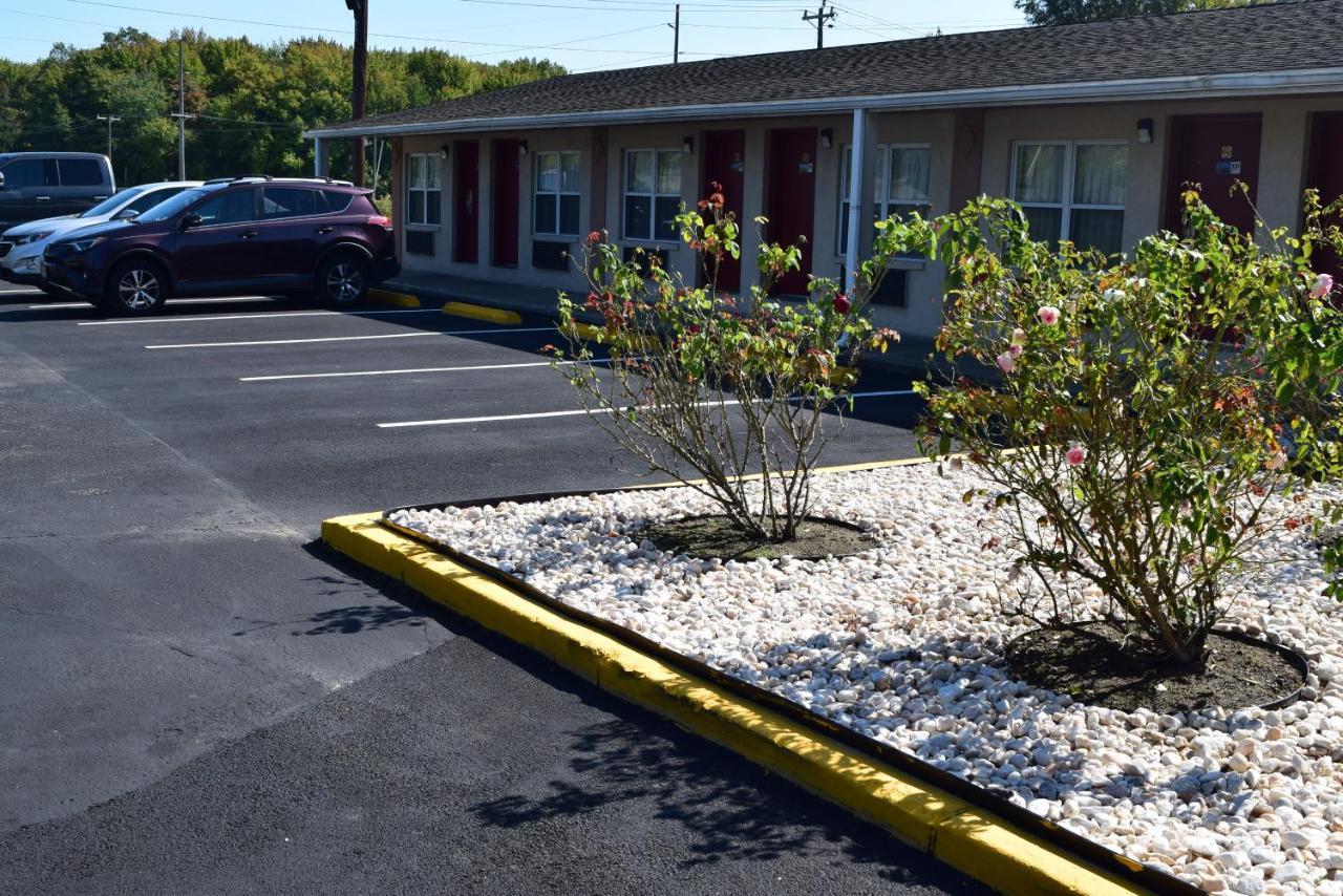 White Oaks Motel Pennsville/Carneys Point Exterior photo